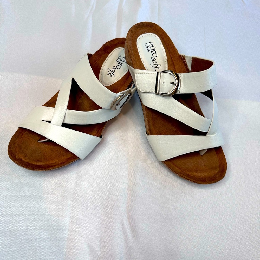 Euro soft women’s sandals by soffit size 8 white comfy summer spring
